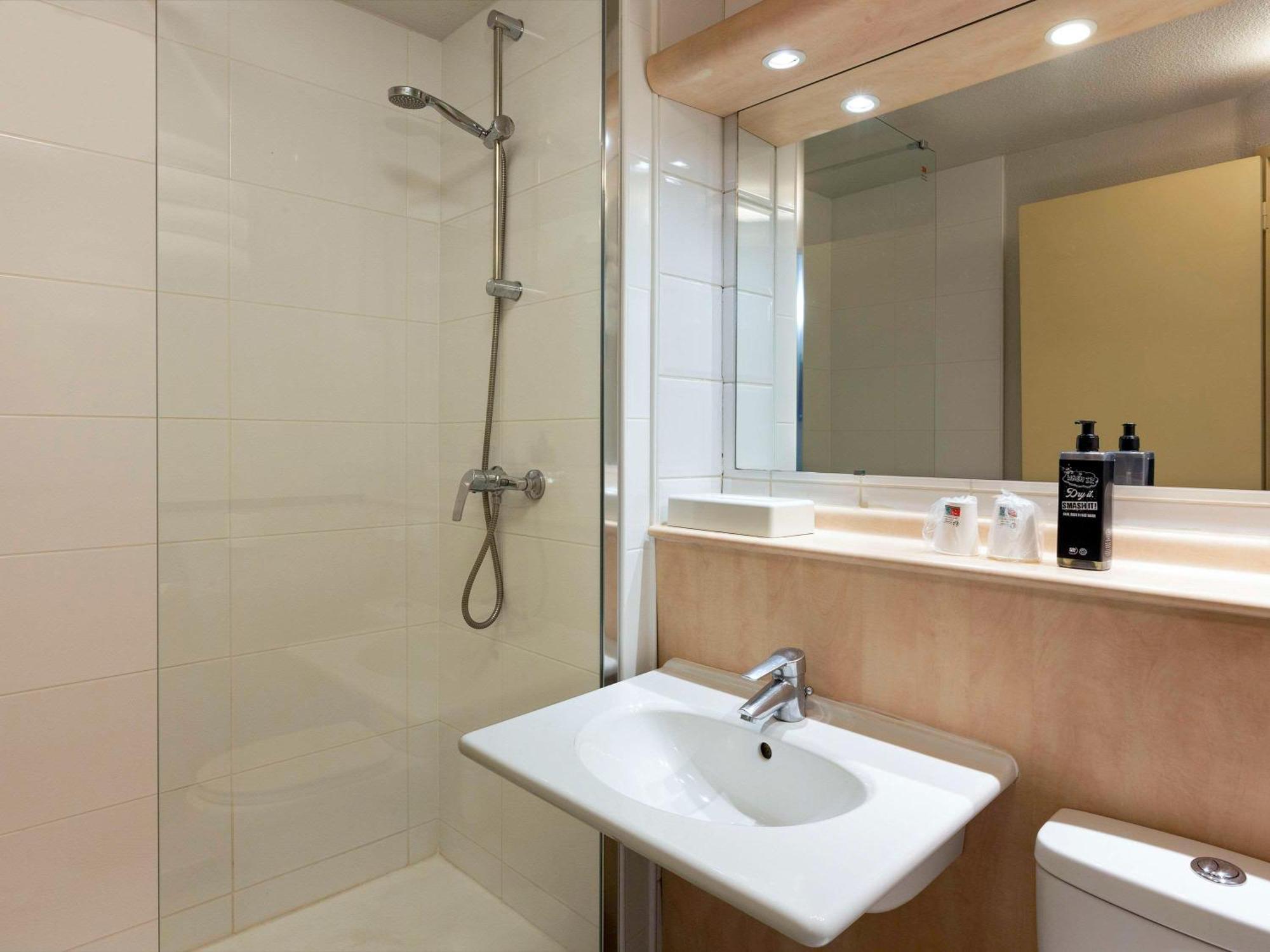 Greet Hotel Villeneuve La Garenne - Renove Dış mekan fotoğraf